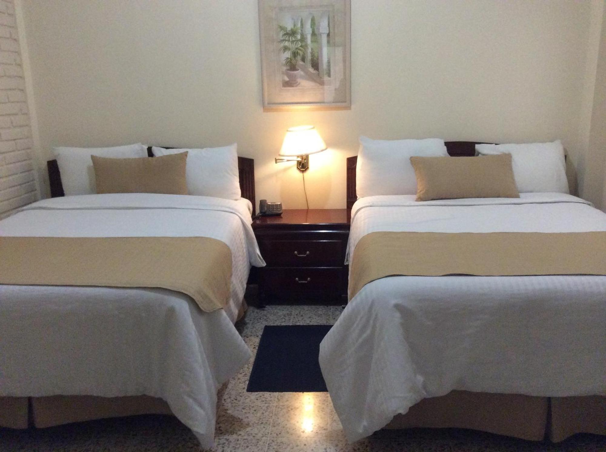 Hotel Mac Arthur Тегусигалпа Стая снимка
