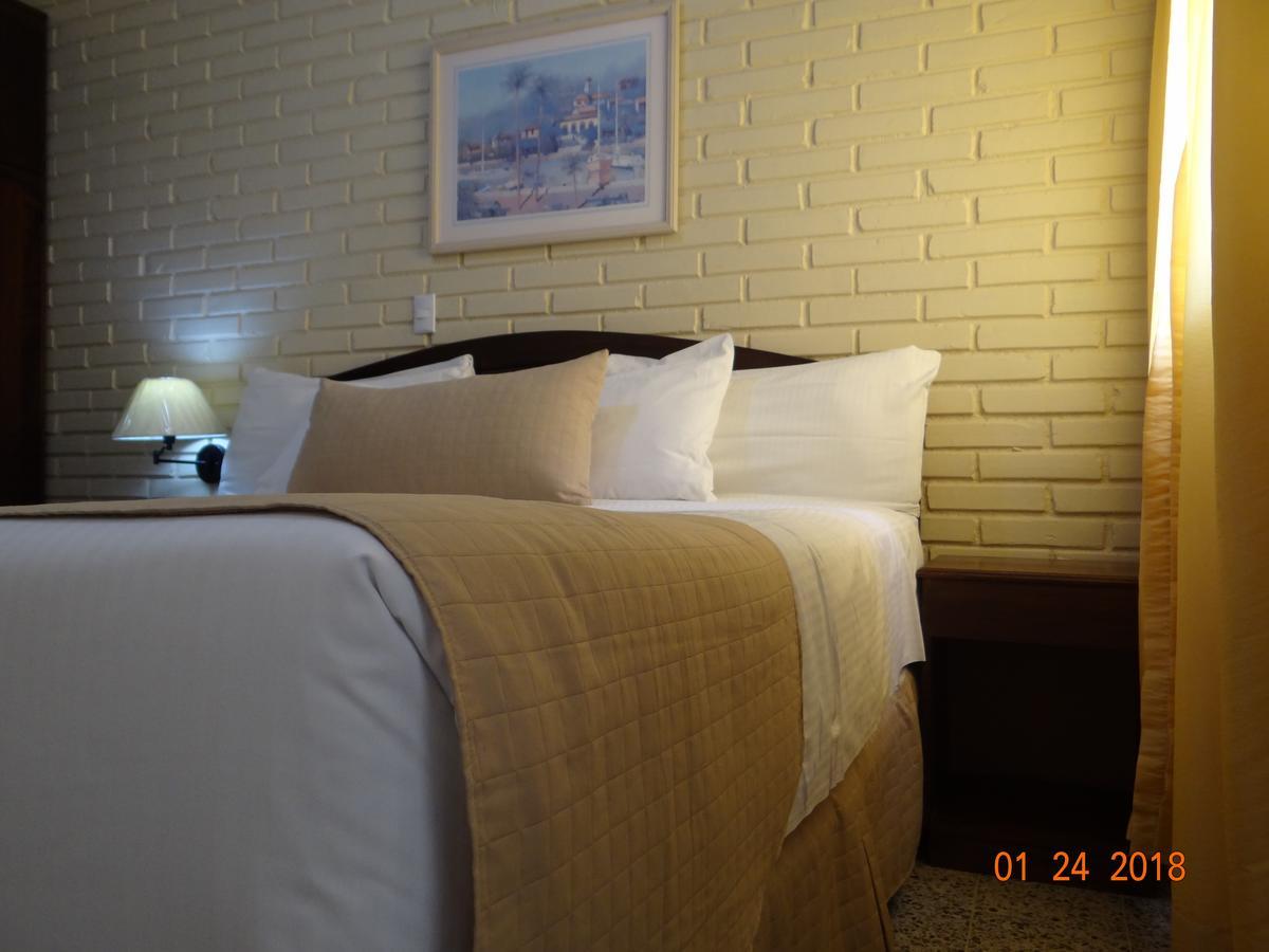 Hotel Mac Arthur Тегусигалпа Стая снимка