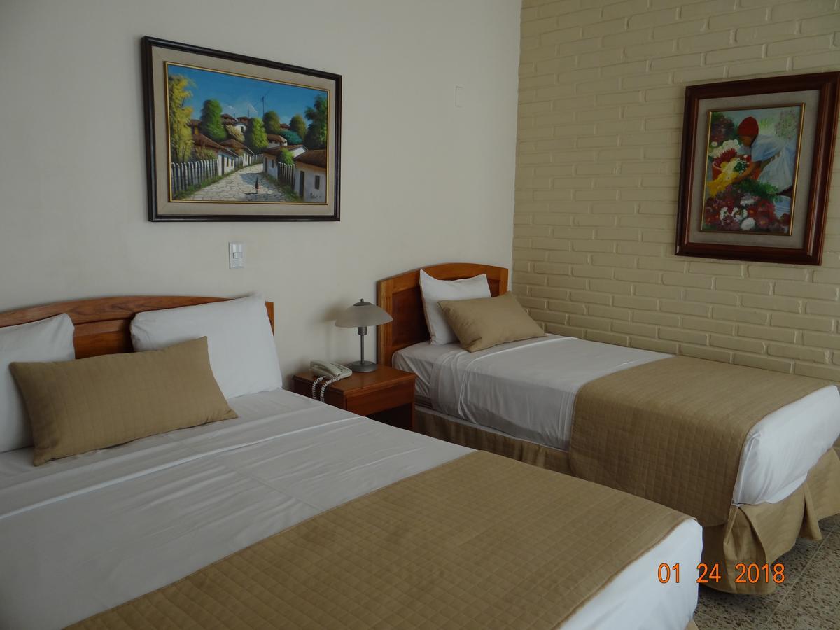 Hotel Mac Arthur Тегусигалпа Екстериор снимка